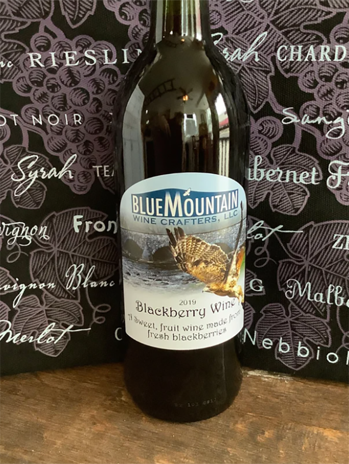 Wine Blackberry Bottle of wine - Blackberry